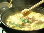 【白味噌仕立てのもつ鍋】国産和牛ホルモン使用。特製白味噌のスープにハマる人多数！！