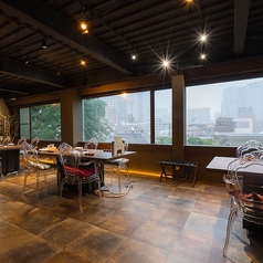 当店は店内全体を貸し切ってのご利用も可能です！最大32名様まで収容できますので、会社のご宴会や大人数のパーティー、結婚式の二次会など、様々なシーンにご利用いただけます。美味しい焼肉と共に、周りを気にせず盛り上がりたい幹事様必見！ご予算や人数に合わせてご相談ください◎