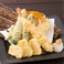 海老と野菜の天ぷら盛合せ/カニ味噌甲羅焼き　各