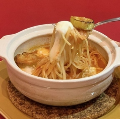 土鍋でナスとモッツァレラチーズのトマトソース