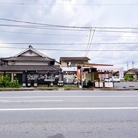 お店の外にテイクアウト専用スペースをご用意しました！