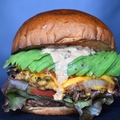 料理メニュー写真&nbsp;アボカドチーズバーガー　単品
