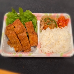 ４　トンカツ弁当