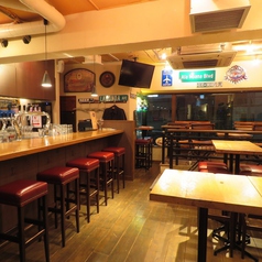 落ち着ける雰囲気のカウンター席です!!カップルでワインやドラフトビールを味合うには最適!!