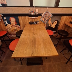 黒豚骨おでん・焼きとん・炭火焼鳥・鮮魚 串焼酒場いのうえ 生田ロード店の雰囲気3