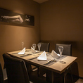 特別なひとときを過ごせる完全個室をご用意しています。ビジネスの会食や大切な接待など、さまざまなシーンに最適です。プライバシーが守られる空間で、心ゆくまでお料理をお楽しみいただけます。大切な方との大事な時間を、ゆったりとした環境でお過ごしください。特別な瞬間を演出するための最適な場所です。