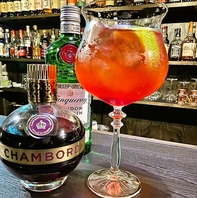 オシャレなカクテルは身も心も満たしてくれます。