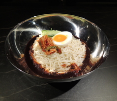 本場のビビン麺