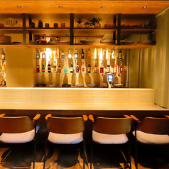 おひとり様でもふらっとお越しいただけるカウンター席を7席完備！