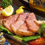 沖縄の貴重な島豚『アグー豚』！塩焼きや鍋で、アグー豚の甘み・旨味をご堪能ください。