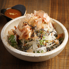 山利の釜揚げしらすとちりめん佃煮の大根サラダ