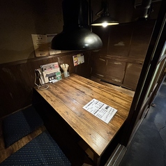 4名×2卓をつなげて8名様までOK