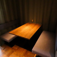 4名様掛けが2席ございますので、ご家族様でのお食事でも仲間内での飲み会でも対応いたします★アットホームな空間をお楽しみください！