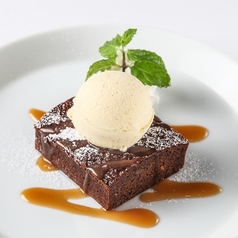 ＮＹチョコレートケーキ　ホットキャラメルソース