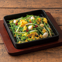 イタヤ貝と玉子の豆苗炒め