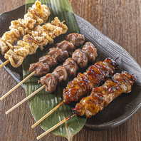 朝引きの鶏を使用したこだわりのお造りや焼鳥を堪能