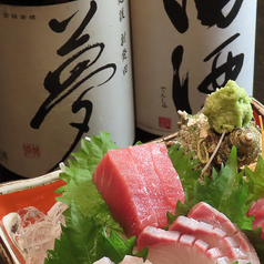 特別な夜を彩る豊富なカクテルと多彩なワインで乾杯♪