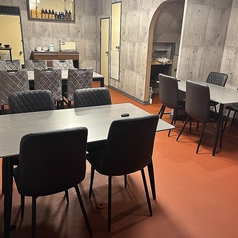 【最大30名様以上収容可能】30名様以上の大規模なご宴会にも対応可能です。歓送迎会や打ち上げなど、大人数でのご宴会もお任せください♪新鮮なお肉を囲んで、賑やかな楽しい時間をお過ごしいただけます！人数やご要望など、お気軽にご相談くださいませ。