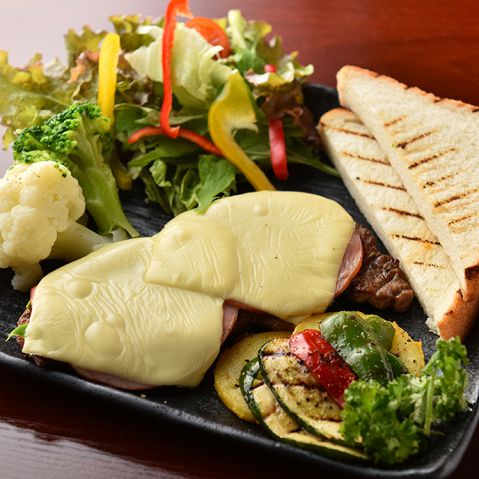 シュラスコ チーズ Picco Bello ピッコベッロ 三軒茶屋店 居酒屋 のランチ ホットペッパーグルメ