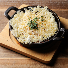 シェパーズパイという名のマッシュポテトとミートソースのオーブン焼き　パリパリチーズのせ