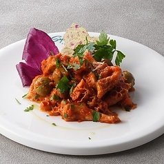 柔らかく煮込んだトリッパのトマト煮