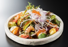 ぷりぷり海老とホタテのサラダ ウニドレッシング