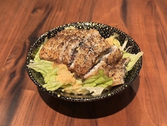 うな蔵サラダ