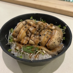 NEWKEBAB ケバブ丼　和風テリヤキ辛子　梅ソース