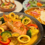 パエリア/アヒージョ/ワイン/スペイン料理/バル/広島駅/宴会/飲み放題/カウンター