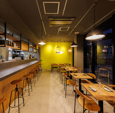SIK eatery シックイータリー グラングリーン大阪店の雰囲気1