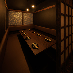 ◆ 12名様~20名様半個室 ◆少人数向けの個室はやさしい照明で落ち着けるお席となっております。プライベート空間で上質なひとときをお過ごしください。飲み会やデートなど多様なシーンにご利用頂けます。
