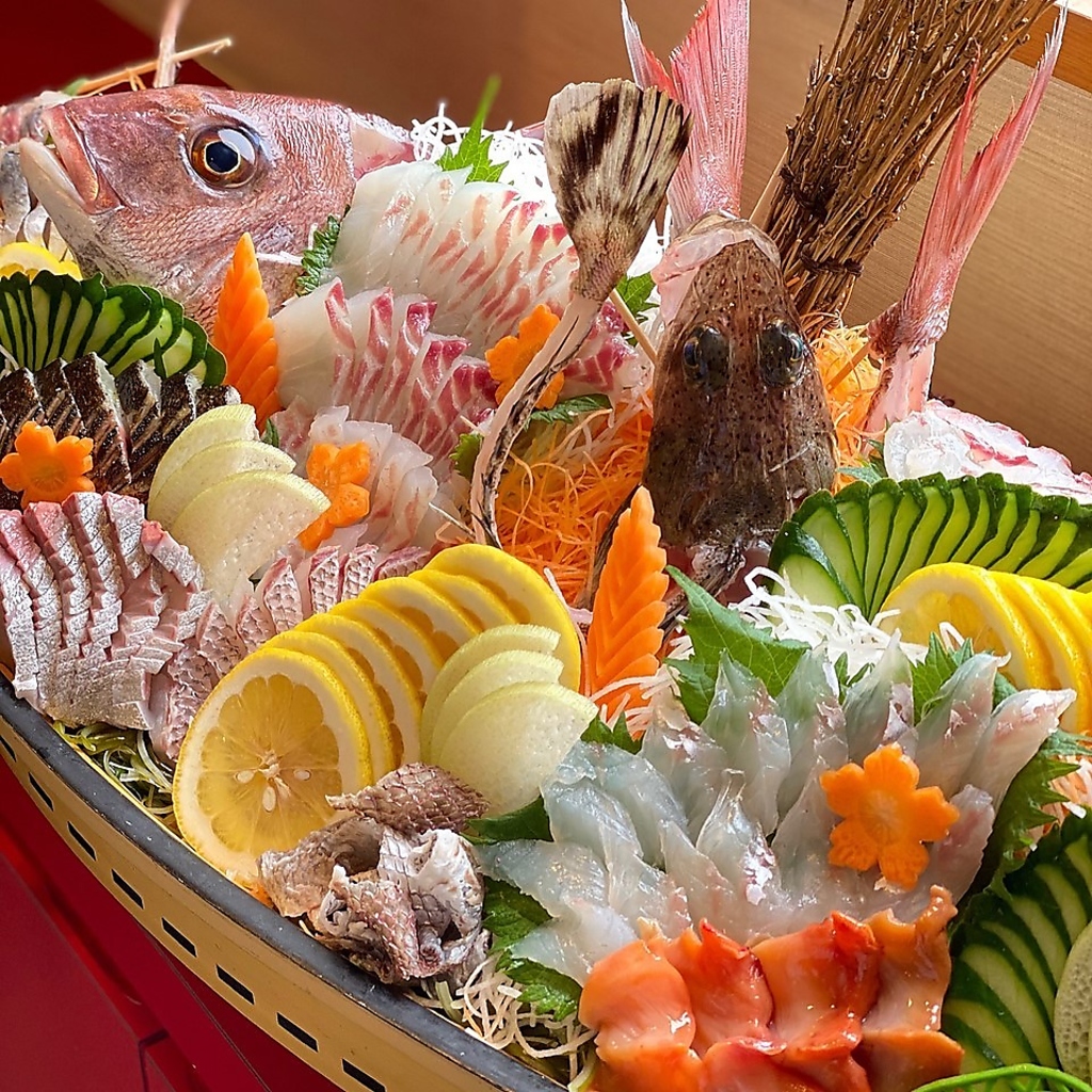 釣りたての魚を調理して当店でお召し上がりいただけます。新鮮な魚は味も格別。ぜひご賞味ください。