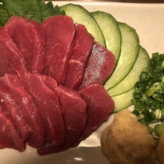 赤身ロースの馬刺し