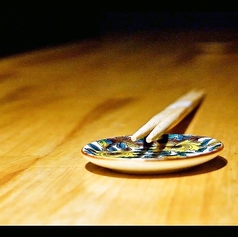 カウンター6席だけの静かな空間で、接待や大切な記念日にふさわしいひと時を。