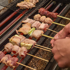 素材に拘る！一本一本丁寧に焼き上げる自慢の串焼き◎