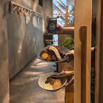 名物メニュー！ポテサラ、おでん、クラフトビール