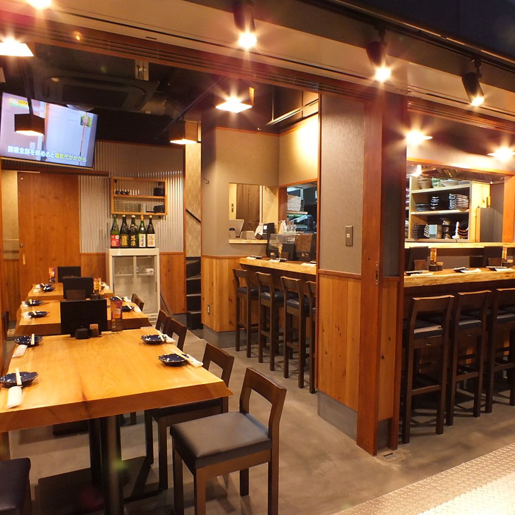 梅田駅徒歩　5分アクセス良好！！TSUTAYAすぐそば～こちらが入り口です。開放的なおしゃれな店内で～