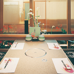 落ち着いた空間でごゆっくりとお食事をお愉しみいただけます。