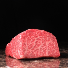 巷で話題の赤身肉！人気の理由は？