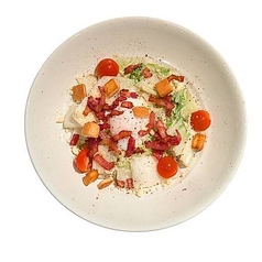 白菜と温玉のシーザーサラダ