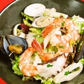 料理メニュー写真 海の幸のサラダ