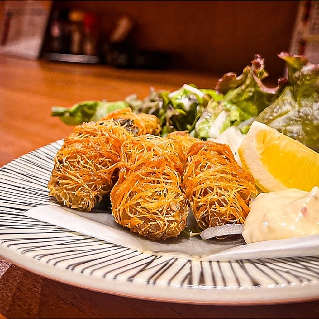 広島名物　牡蠣を使った牡蠣信州揚げは当店一押しメニューです。