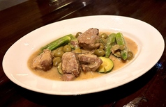 仔羊肩肉のオリーブの煮込み Stewed lamb and olives