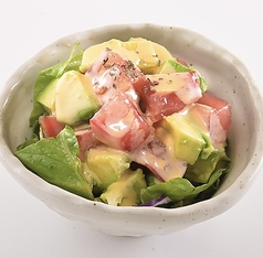 アボカドとトマトのサラダ