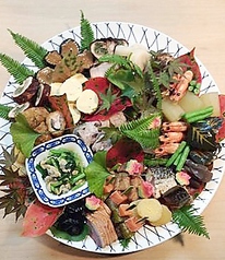 お集りやテイクアウト、近郊の仕出しの鉢盛りも承っております。