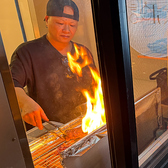 夜は23時まで営業しております(ラストオーダーは23：00)！仕事帰りに立ち寄っていただいても、ゆっくりとお食事をお楽しみいただけます。お仕事やショッピングの合間に、ほっと一息つける居心地の良い空間で、お過ごし下さい。