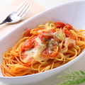 料理メニュー写真&nbsp;チーズとソーセージのちょい辛トマトソーススパゲティ