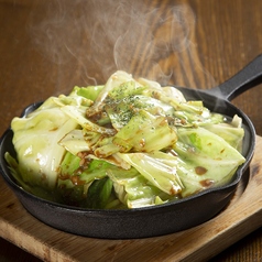 創業から人気！アンチョビキャベツ