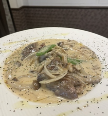 鴨モモ肉とキノコのフリカッセ