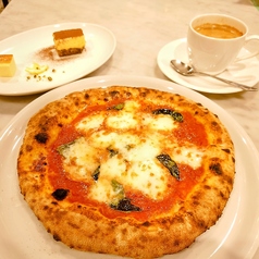イタリア産スモークモッツァレラのマルゲリータ＋ハーフティラミス＋ドリンクセット